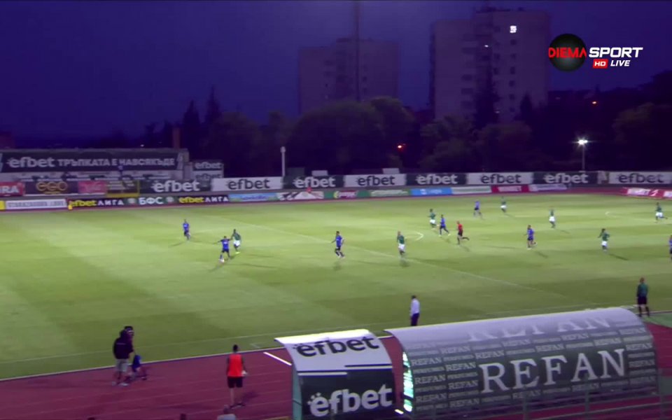 Стефан Станчев остави Черно море с човек по-малко в мача