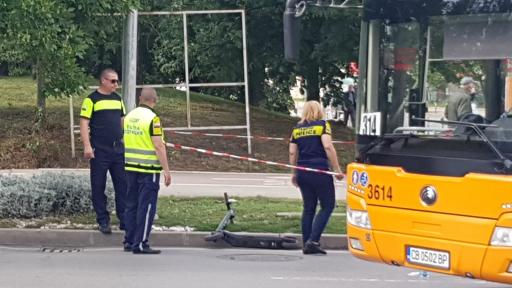  Остава тежко положението на удареното от рейс дете в 