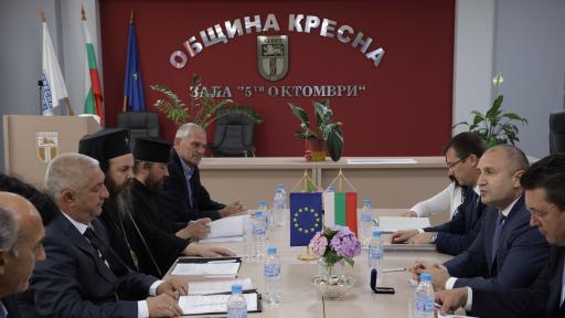  Радев: Икономическата рецесия и безработицата ще се усетят занапред 