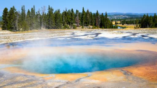  Колко рисков е супервулканът в Йелоустоун? 