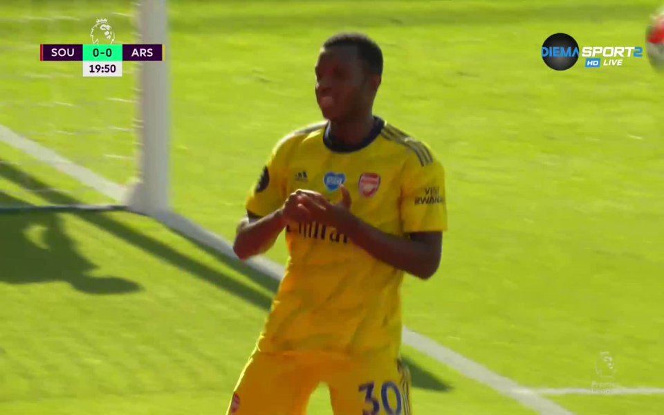 В 20-ата минута на двубоя след грешка на вратаря на