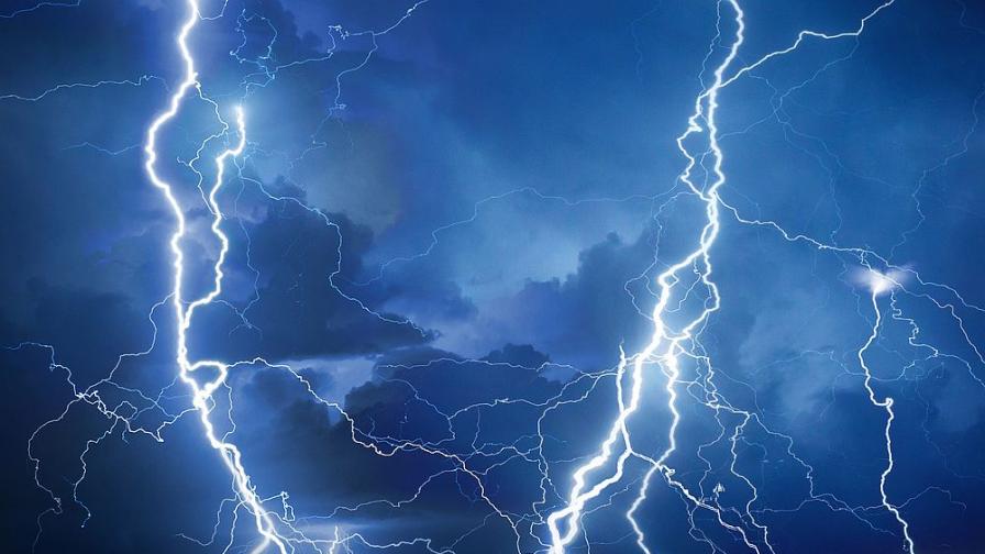  Мълния умъртви жена в село край Павел баня 