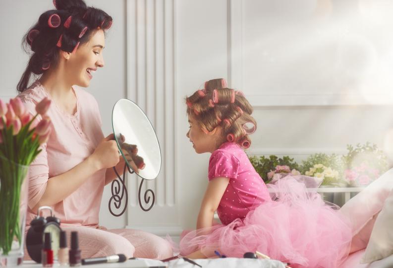 Комичните житейски уроци, които научихме от майките си