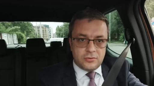  Биков: Защо Узунов се занимава с посланици? 