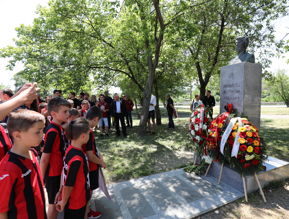 <p>Откриване на Мемориален комплекс &bdquo;Никола Котков&rdquo; в ж.к. Надежда, София</p>