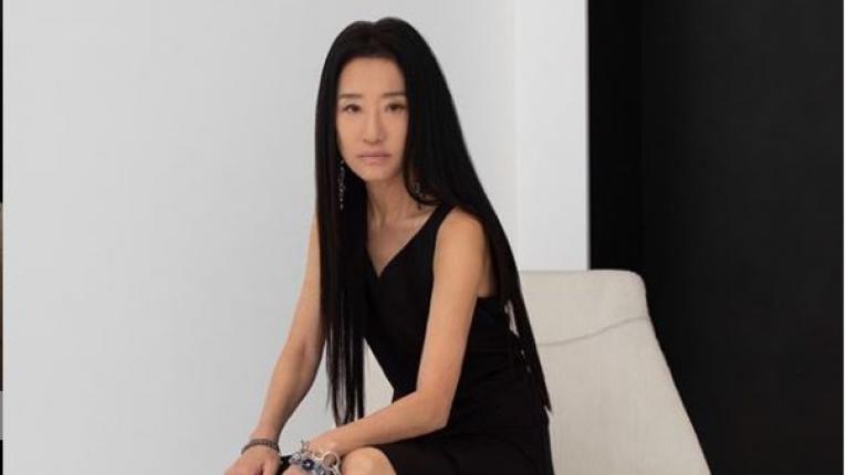  Впечатляваща на 74: Вера Уанг по бански 