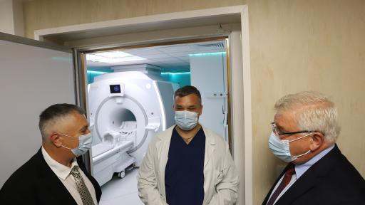  Ананиев откри най-модерния ЯМР уред в България 