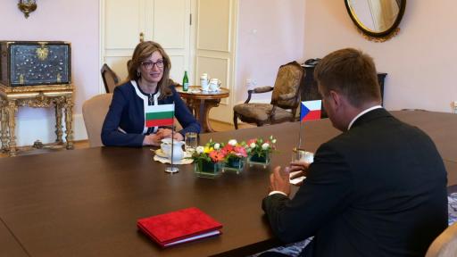  Захариева: Да не позволяваме още веднъж затварянето на граници вътре в Европейски Съюз 