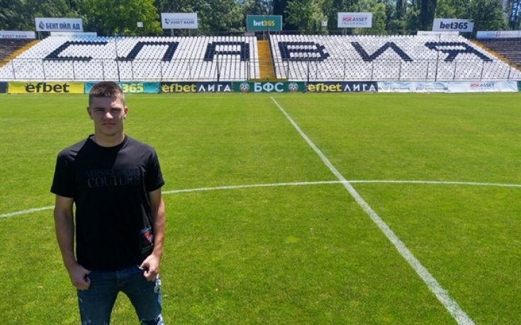 Славия прати вратар под наем във Втора лига