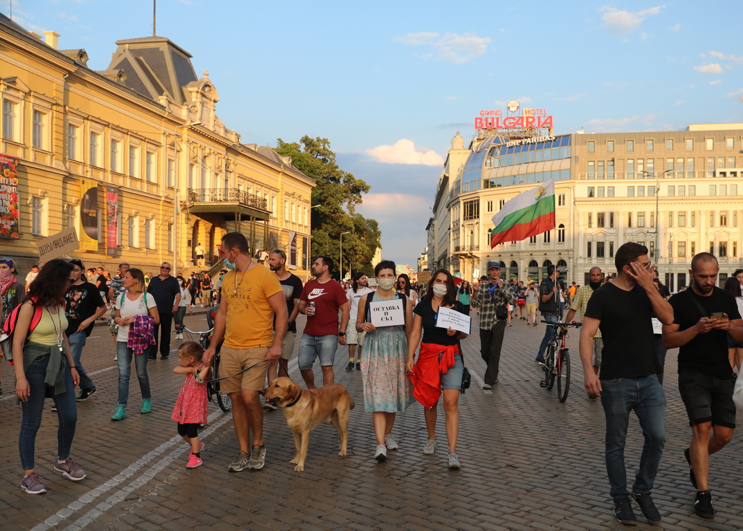 <p>Седма вечер антиправителствени протести в София</p>