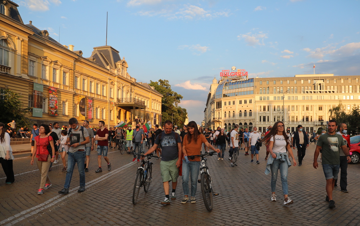 <p>Седма вечер антиправителствени протести в София</p>