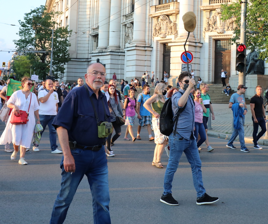 <p>Осма вечер на антиправителствени протести в София</p>