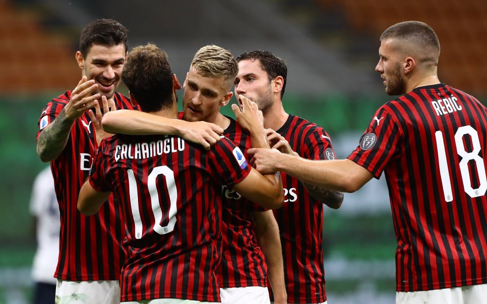 Милан официално представи новия си екип за сезон 2020-21. Екипировката