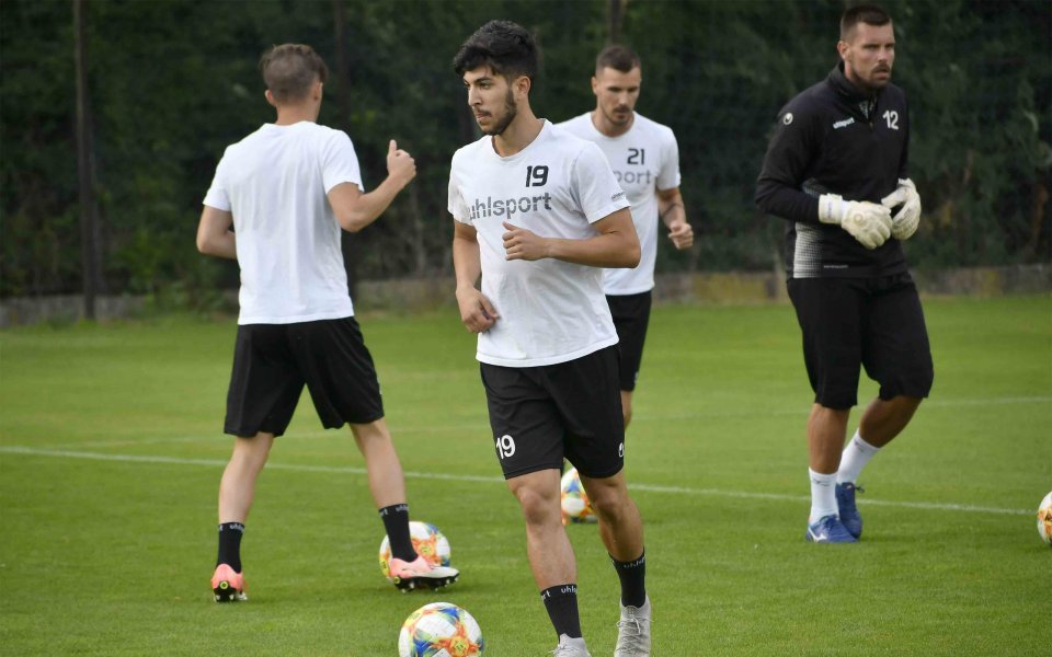 Представителният отбор на Локомотив (Пловдив) ще изиграе днес първата си