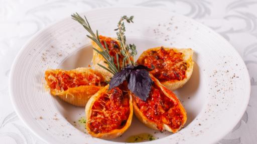  Идея за обяд: Конкильони с пиле и сирена 