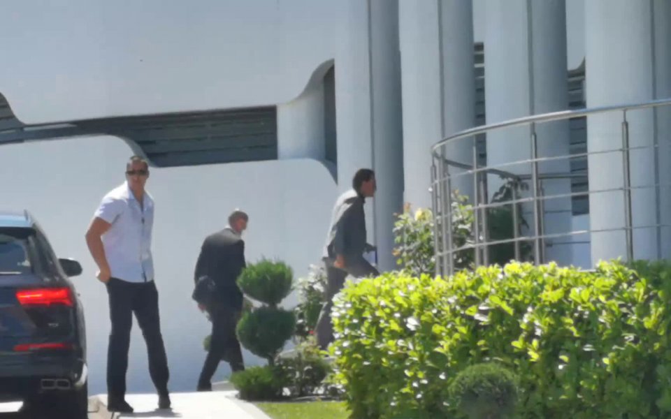 .native-ad-suggested-news { position: relative; margin-bottom: 40px; width: 100%; padding: 20px