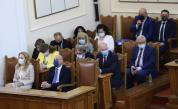  Напрежение и крясъци: „ Оставка ” в Народното събрание 
