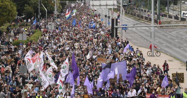 Свят Хиляди демонстрираха в Будапеща за свобода на медиите Протестът