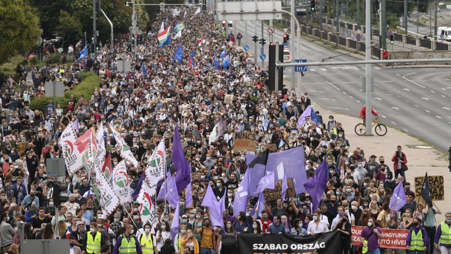  Хиляди демонстрираха в Будапеща за независимост на медиите 