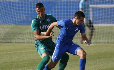 Левски води с 2 0 срещу Витоша Бистрица на помощния терен