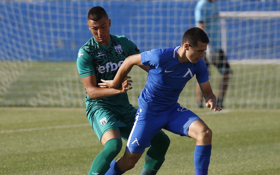 Левски води с 2:0 срещу Витоша Бистрица на помощния терен