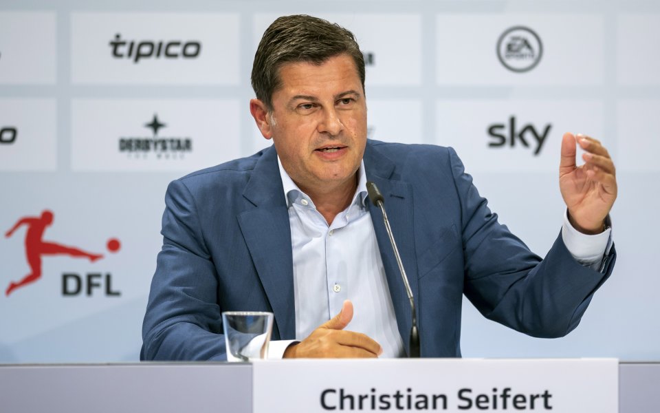 Футболните клубове от Първа и Втора Бундеслига заявиха във вторник,