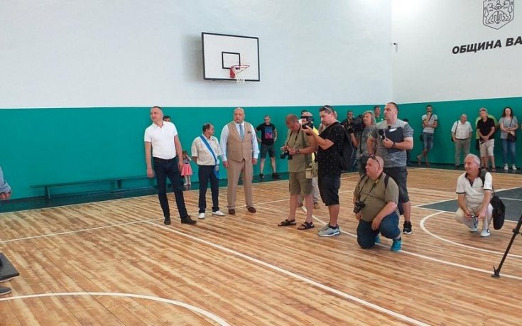 Министърът на спорта откри ремонтираната зала по баскетбол във Варна