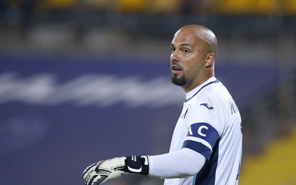 Вратарят на Левски Николай Михайлов почти сигурно ще бъде новият