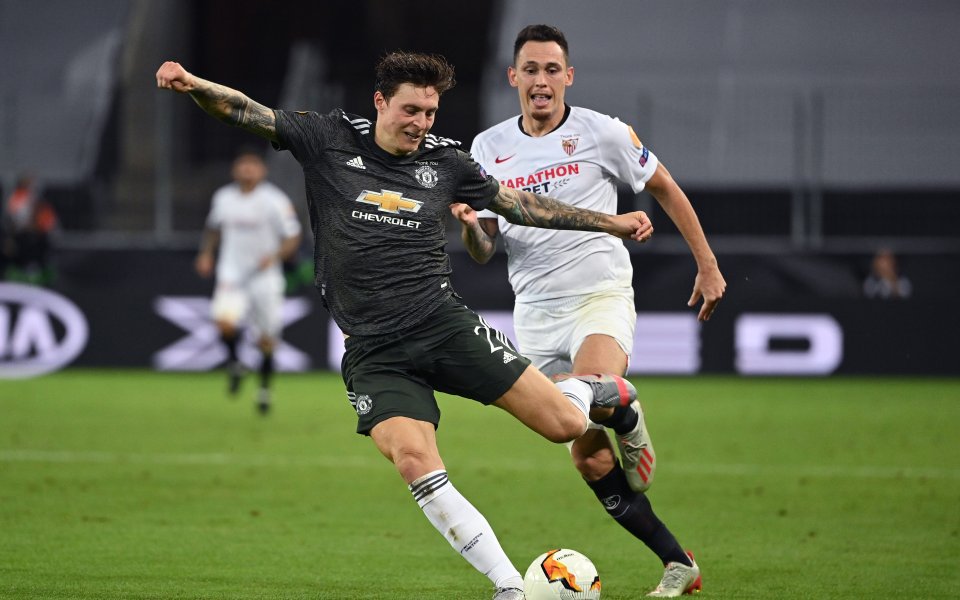 Съотборниците в Мачнестър Юнайтед Виктори Линдельоф и Бруно Фернандеш едва