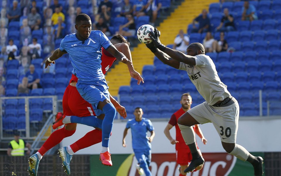 Найджъл Робърта ще може да играе за тима си в