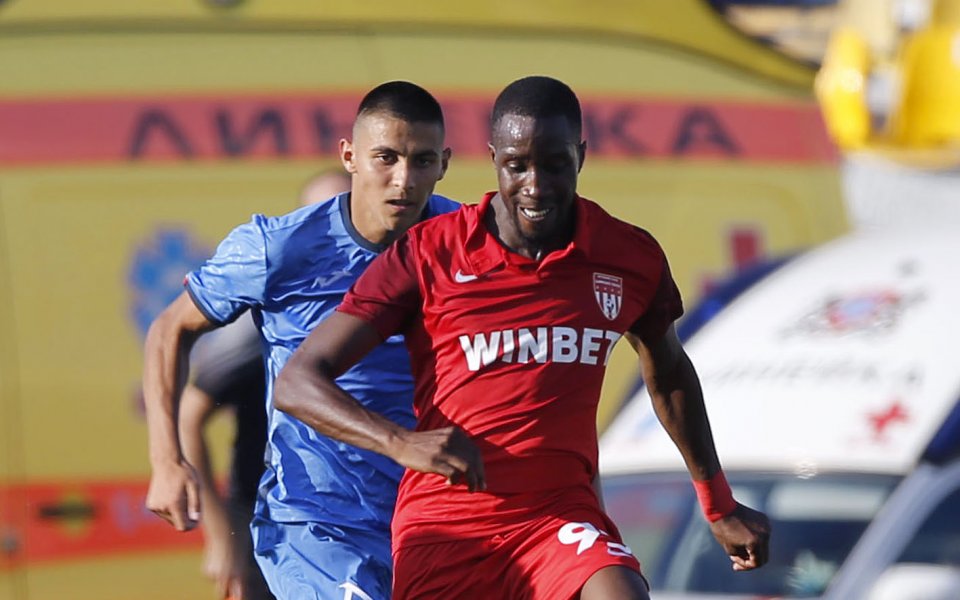 Ботев Ботев привлече нападателя Салиф Сисе, който разтрогна с Царско