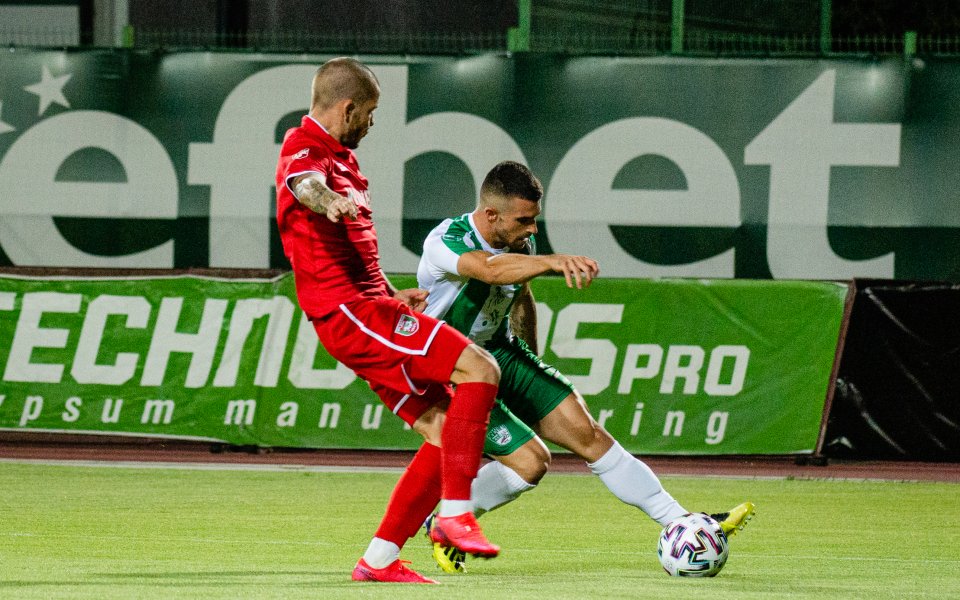Отборите на Ботев Враца и Берое играят при резултат 0:0
