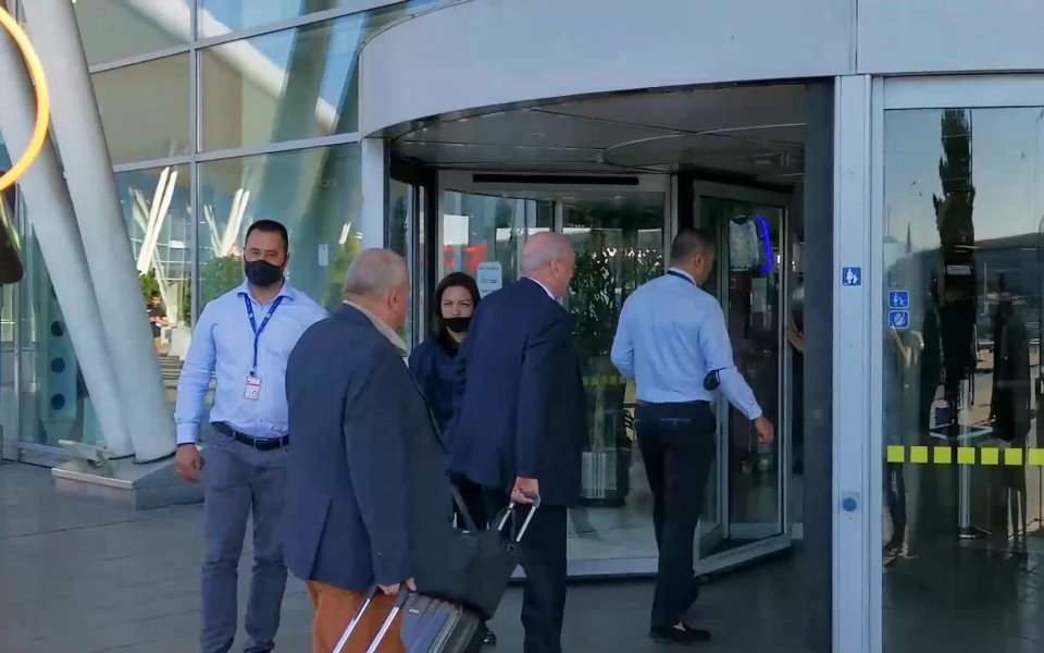 .native-ad-suggested-news { position: relative; margin-bottom: 40px; width: 100%; padding: 20px