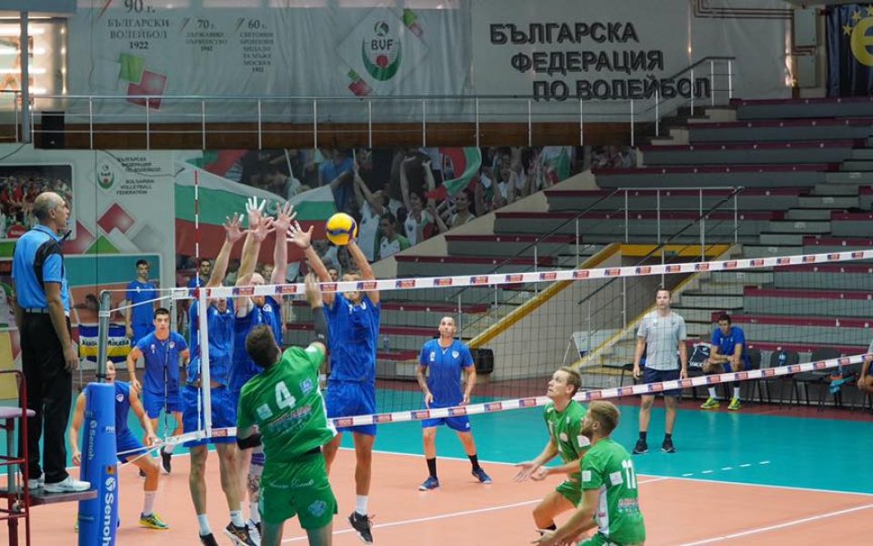 Волейболният Левски София записа загуба в първата си контролна среща.