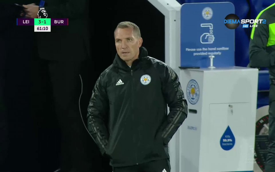 Лестър вече има преднина от два гола .native-ad-suggested-news { position: