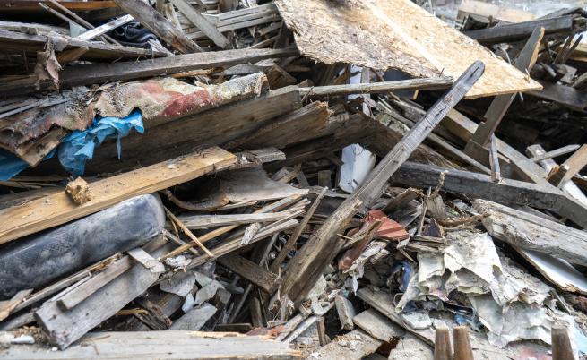 Жертви и изчезнали след срутване на сграда в Нигерия