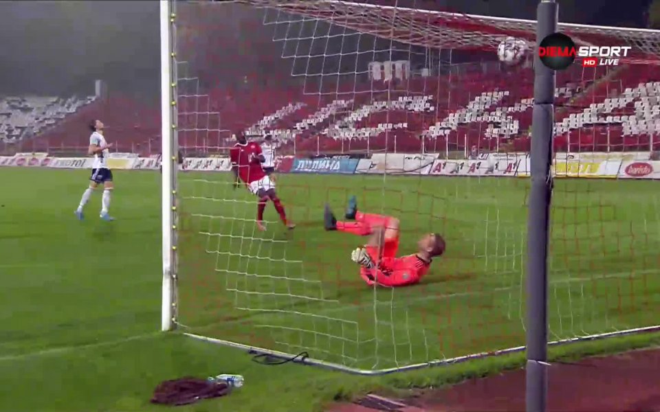 В 83-ата минута резервата Жул Кейта вкара трети гол и