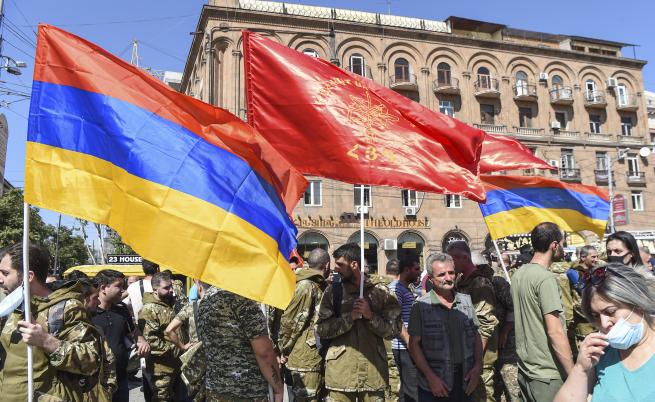 Ескалация, военно положение в Армения, Азербайджан и Нагорни Карабах