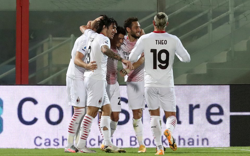 Милан спечели гостуването си на новака в Серия А Кротоне