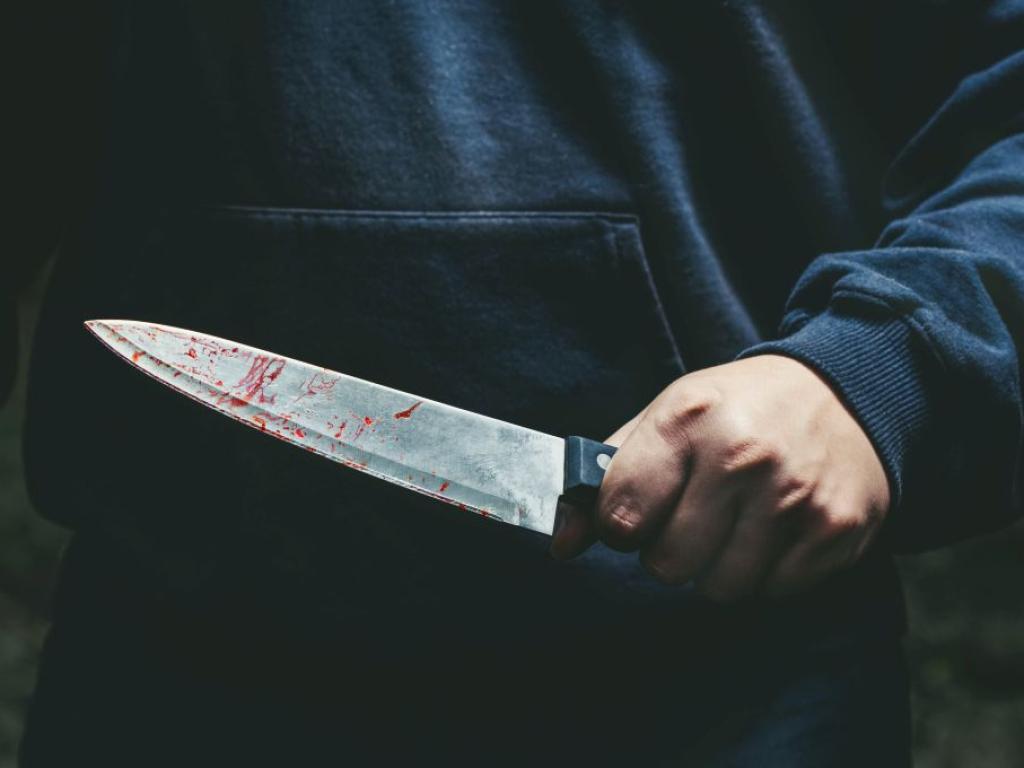 Задържан е мъж от Айтос намушкал с кухненски нож приятелката