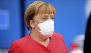 <p>Германия ограничи хората да се събират за Коледа и Нова година</p>