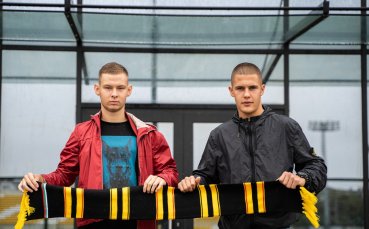 Ботев Пловдив подписа първи професионални договори с двама юноши на