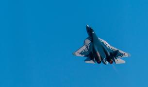 В Русия изгоря най-новият изтребител Су-57