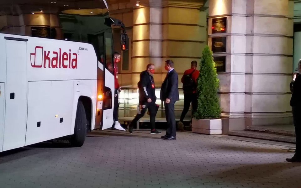 .native-ad-suggested-news { position: relative; margin-bottom: 40px; width: 100%; padding: 20px