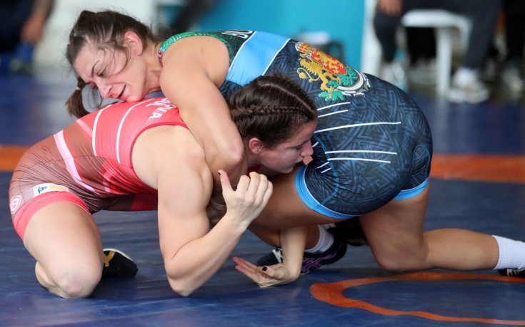 Евелина Николова поднесе изненадата на държавното по борба