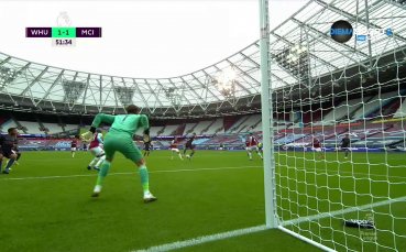 На почивката Гуардиола замени Агуеро с Фил Фоудън което даде