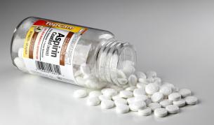 <p>Как аспиринът помага при COVID-19</p>