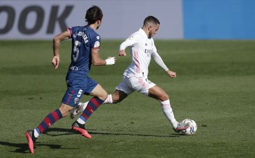Отборите на Реал Мадрид и Уеска играят при резултат 2 0