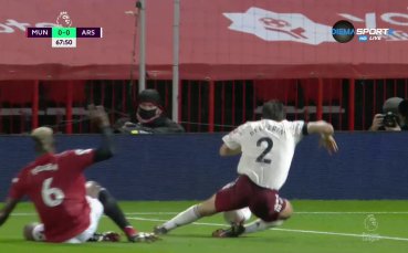 Пиер Емерик Обамеянг откри резултата срещу Манчестър Юнайтед на Олд Трафорд