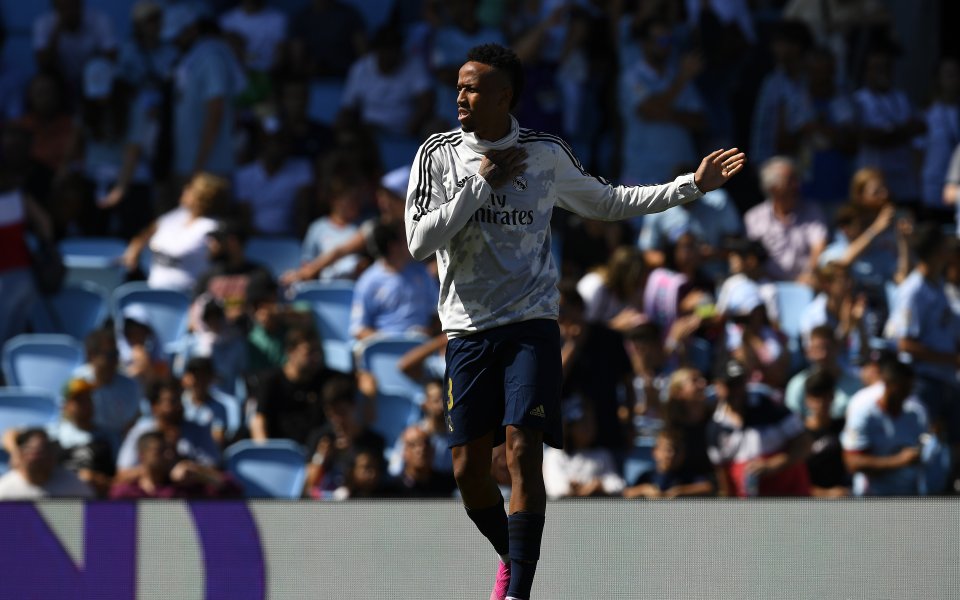 Отборът на Тотнъм обмисля да привлече в състава си през